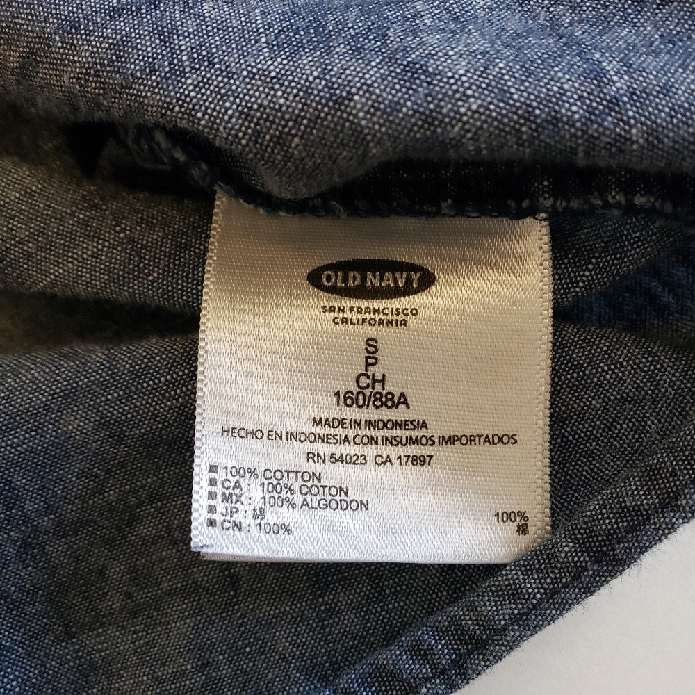 Classic Denim Blue Colored Size Small Button Down Old Navy Shirt - Picture 2 of 7